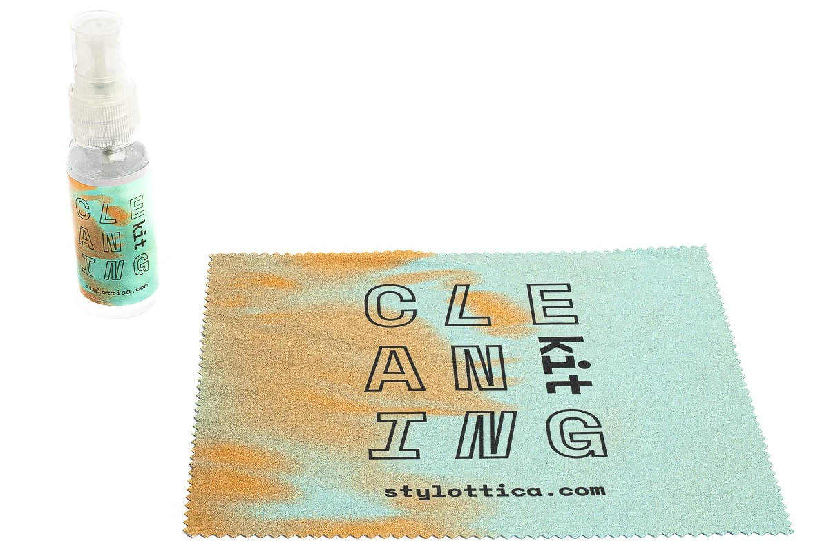 Kit Pulizia Occhiali STYLOTTICA Spray Con 1 Panno In Microfibra. 2 Kit Pulizia Occhiali STYLOTTICA Spray Con 1 Panno In Microfibra. - immagine 2